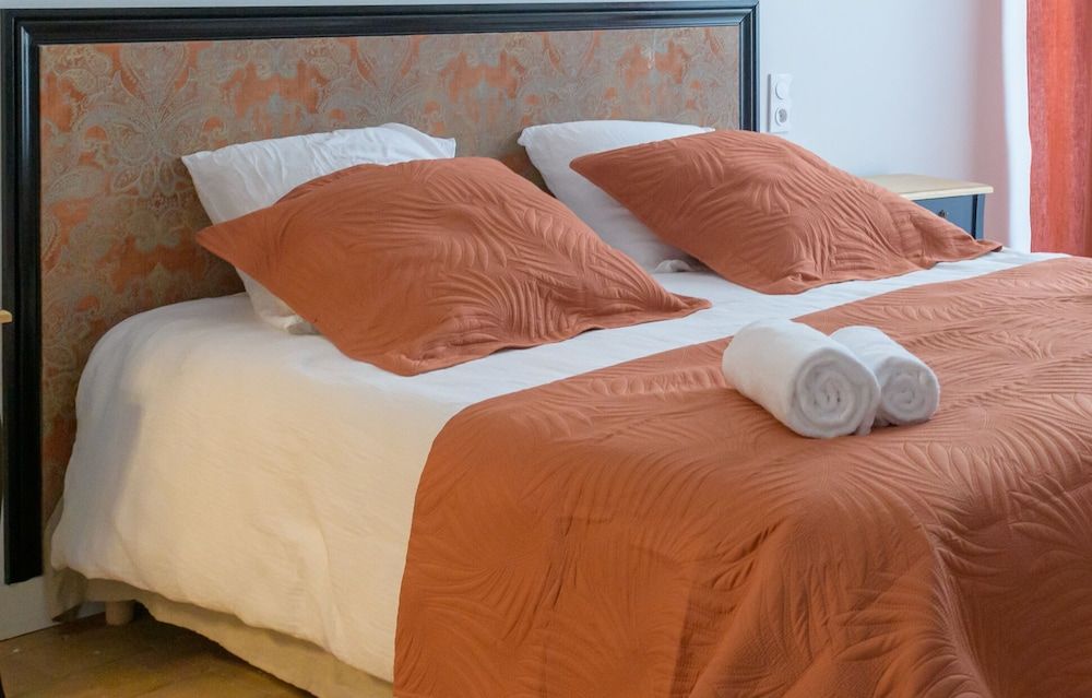 La Tour des Remparts Superior Double Room, Ensuite (Chambre Trumeau) 3