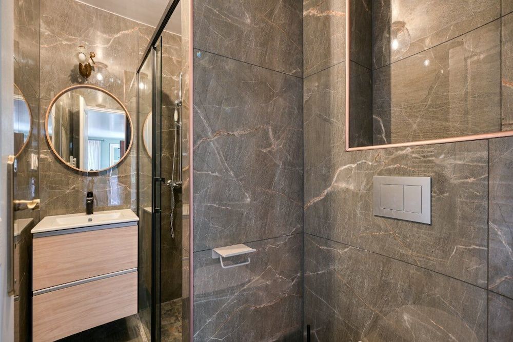 Le Petit Château De Barbizon Family House 11