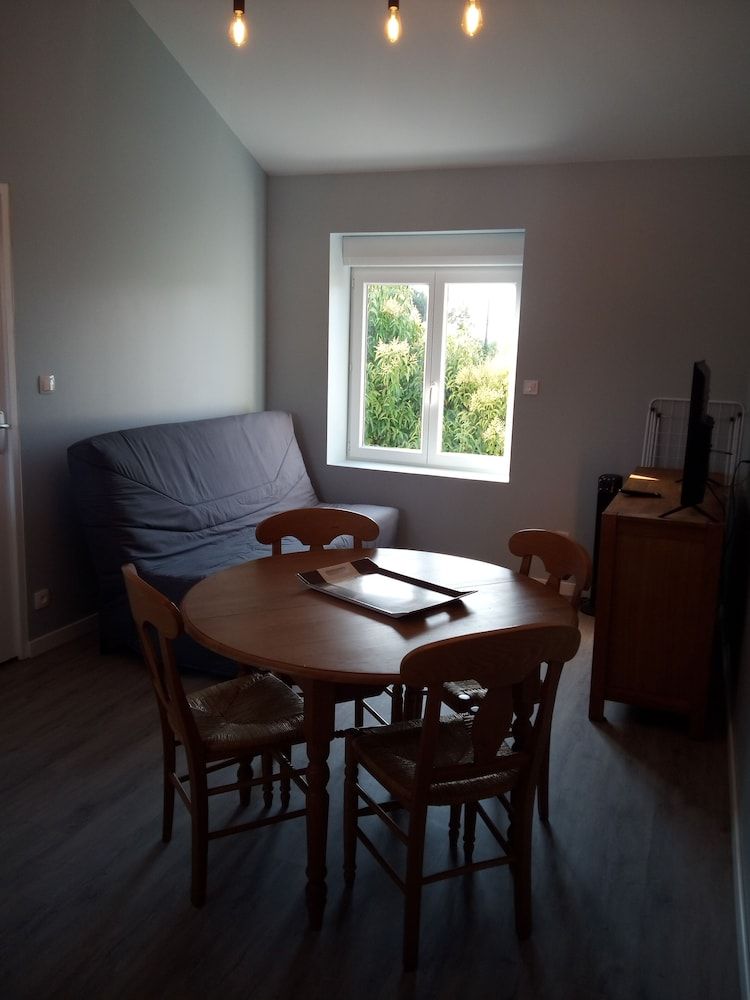 R & C - Room and Calm Basic Apartment, 1 Queen Bed with Sofa bed 4