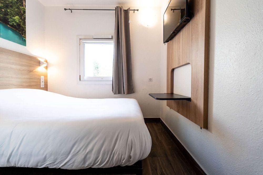 Kyriad Direct Brignoles - Provence Verte Standard Room, 1 Double Bed