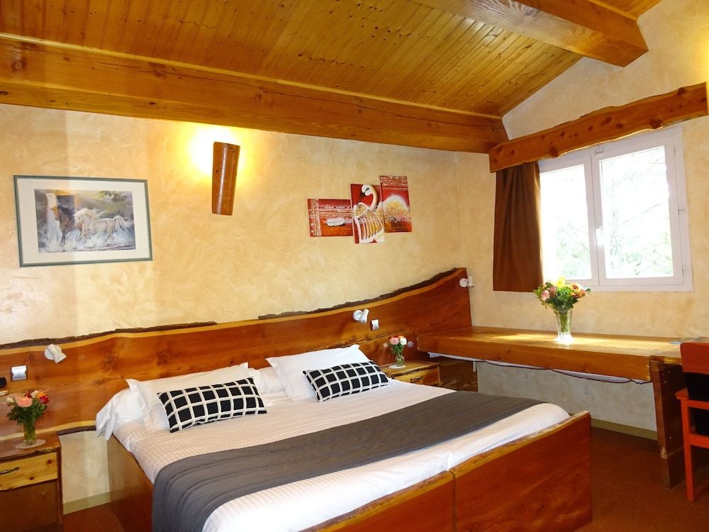 Triple Room, Private Bathroom (Les Pins)