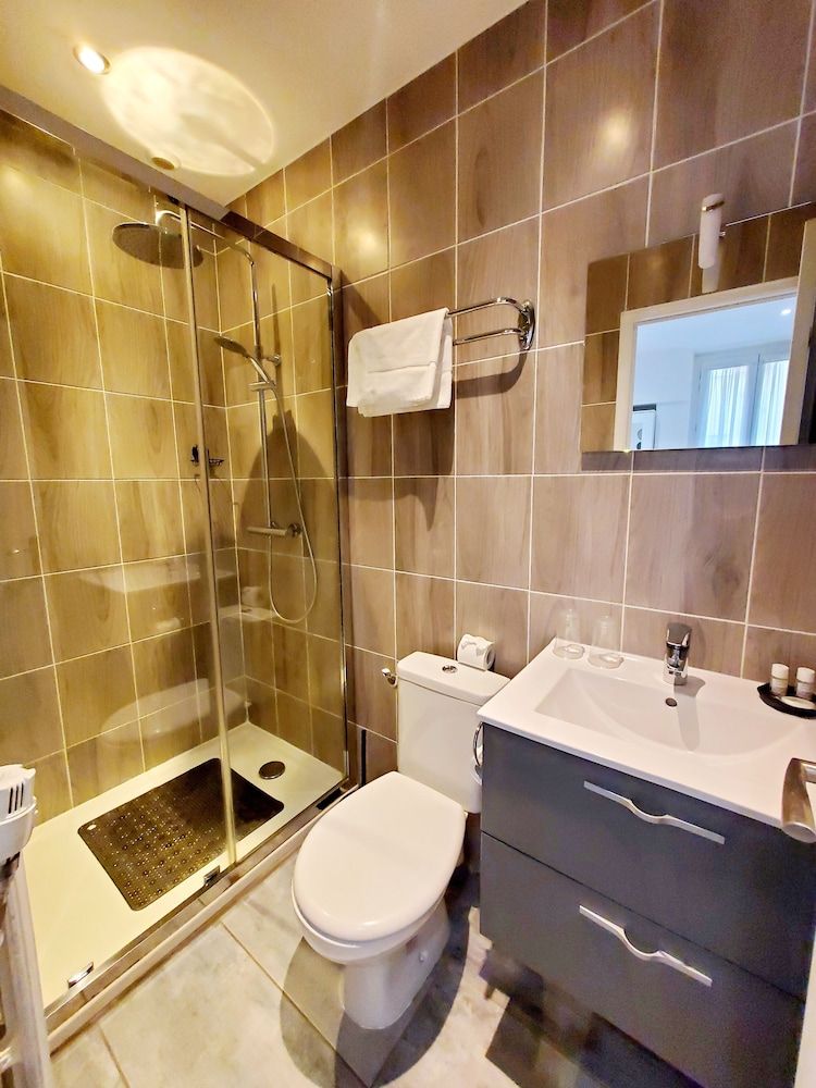 Logis Hôtel Belle Etoile Vichy Superior Double Room 6