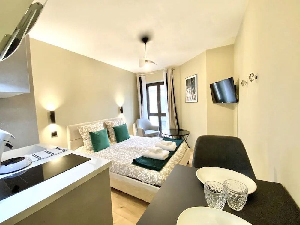 Deluxe Apartment