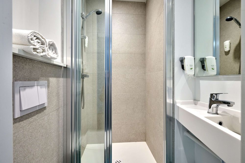 Kyriad Direct Narbonne Sud Standard Room, 2 Twin Beds 13