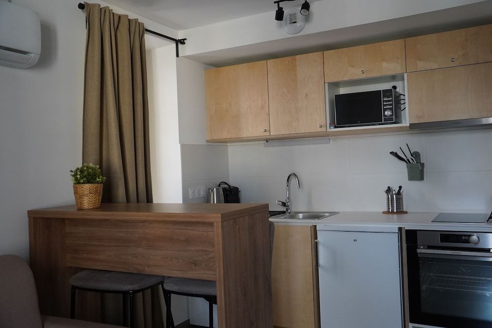 Sous les platanes Studio (Studio 301) 7