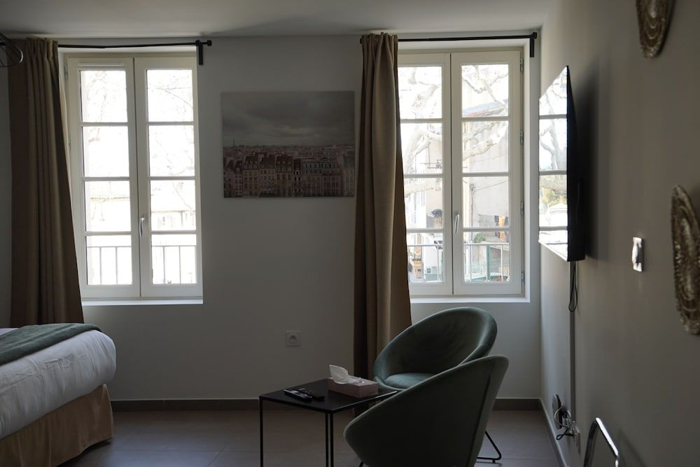 Sous les platanes Classic Studio, Ensuite (studio 302) 7