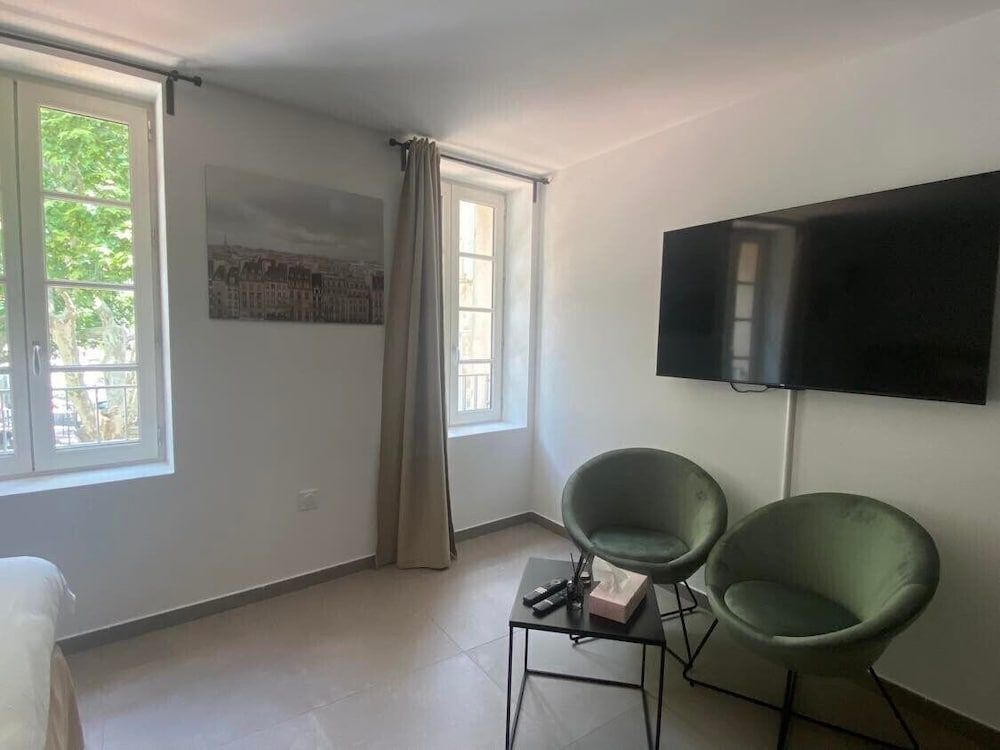 Sous les platanes Classic Studio, Ensuite (studio 302) 6