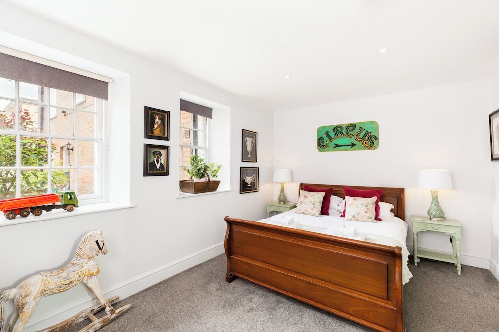 The Judges Lodgings Boutique Hotel Family Apartment, 3 Bedrooms, Courtyard View 2