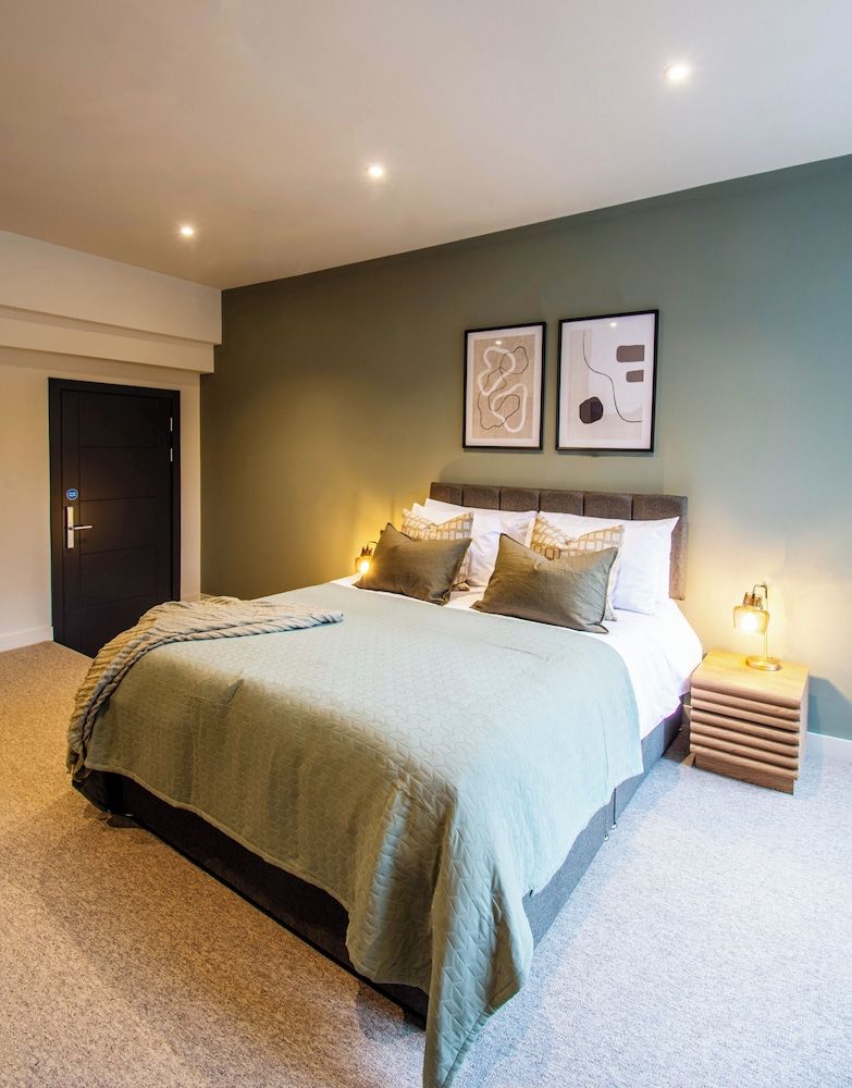 Thetford Hive Deluxe Studio Suite, City View 5