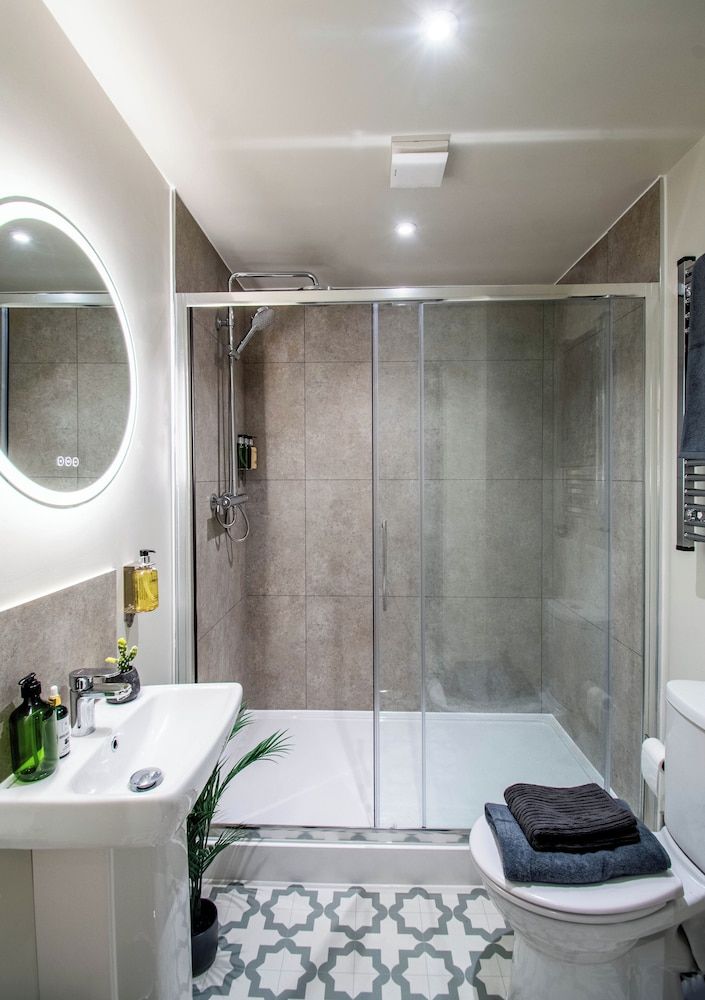 Thetford Hive Classic Studio Suite, City View 13