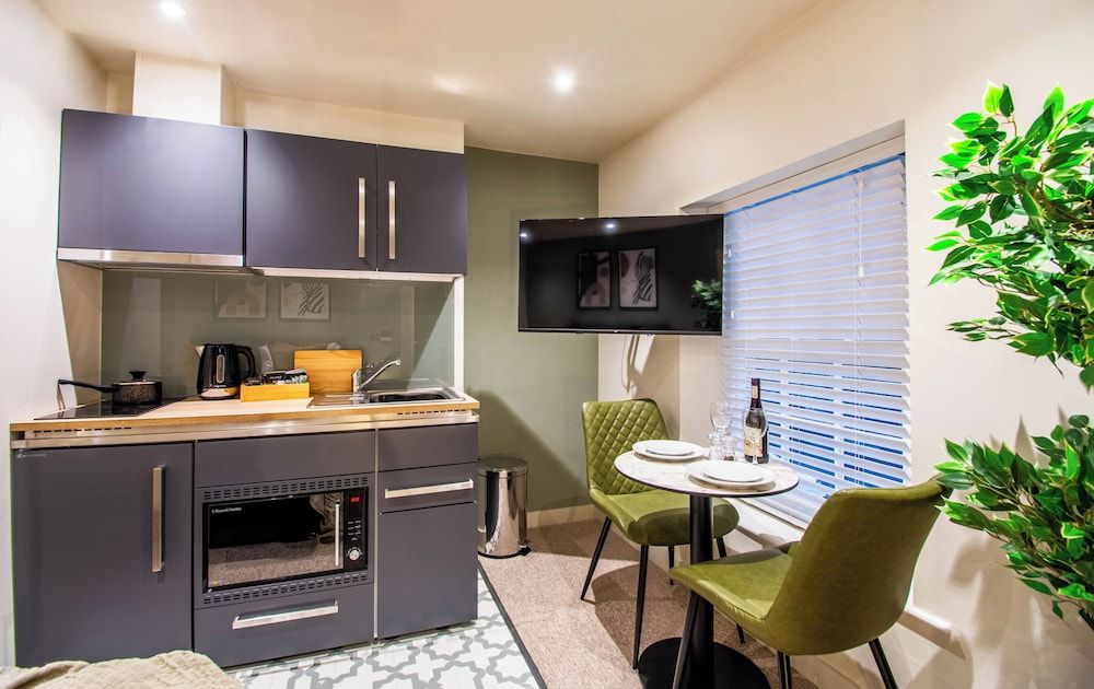 Thetford Hive Classic Studio Suite, City View 15