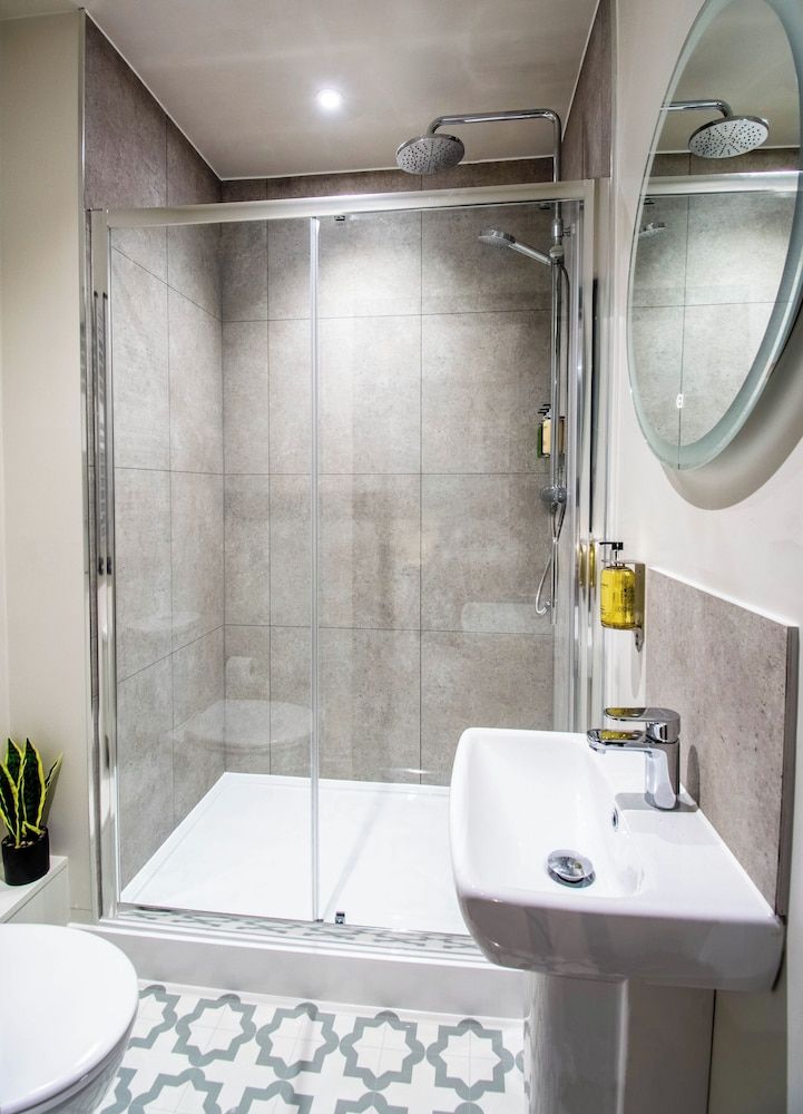 Thetford Hive Classic Studio Suite, City View 12