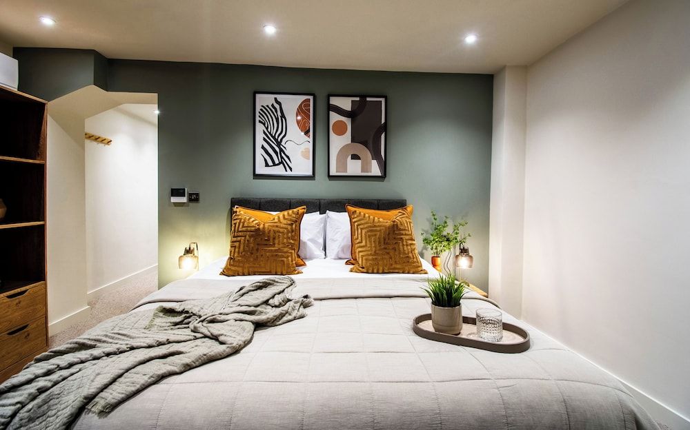 Thetford Hive Classic Studio Suite, City View 5