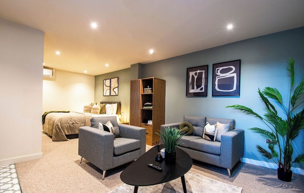 Thetford Hive Deluxe Studio Suite, City View 17