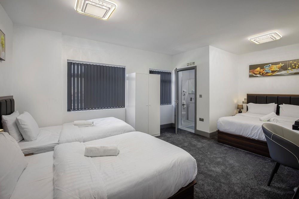 Empire Inn Family Room