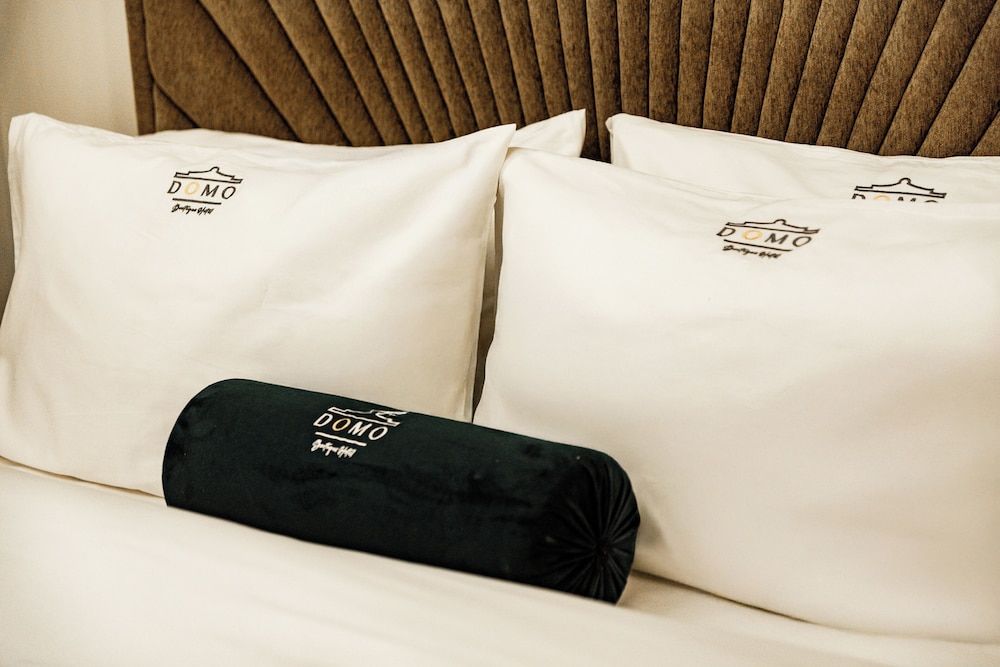 Suite, 1 Queen Bed, Private Bathroom, City View