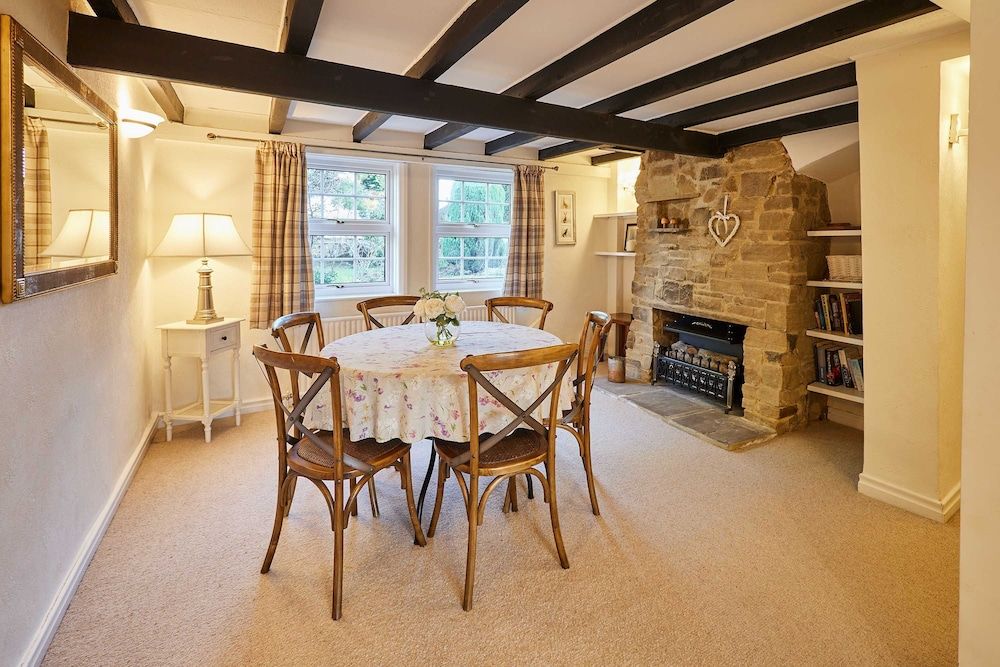 Host Stay Ailsa Cottage