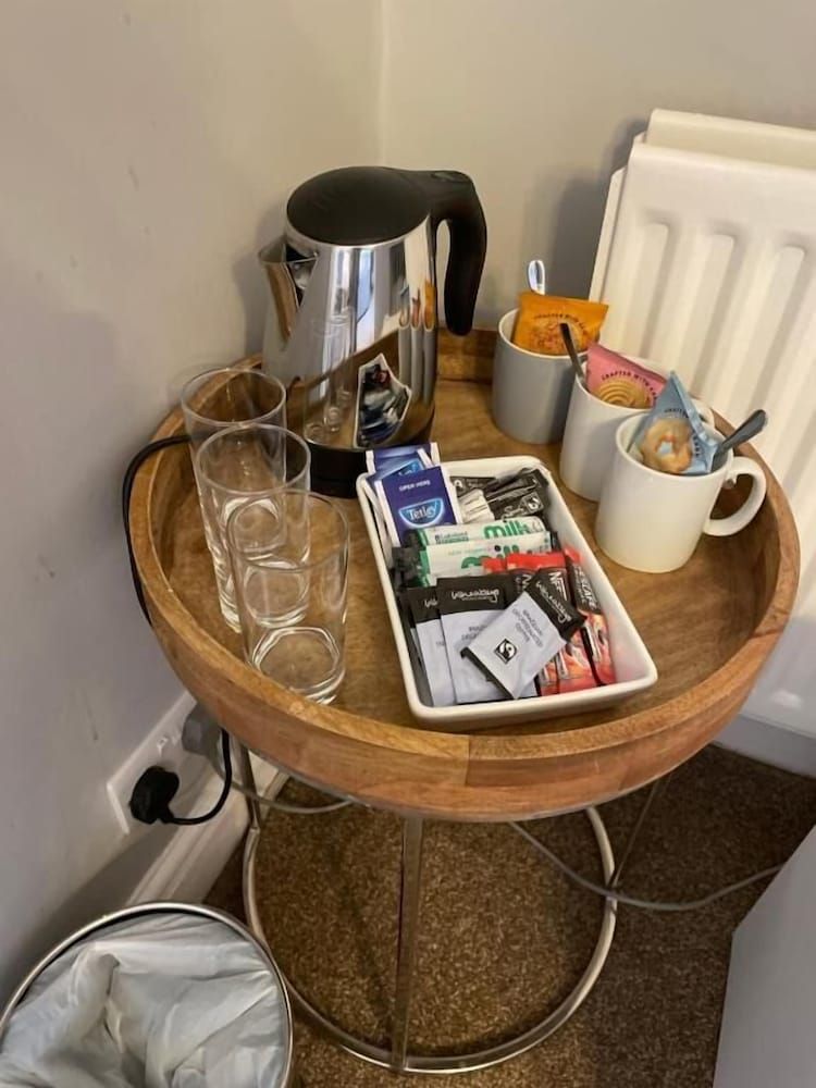 Bodalwyn Guest House Superior Triple Room, Private Bathroom, Partial Sea View 13