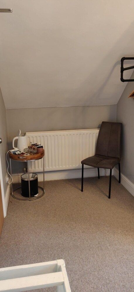 Bodalwyn Guest House Superior Triple Room, Private Bathroom, Partial Sea View 9