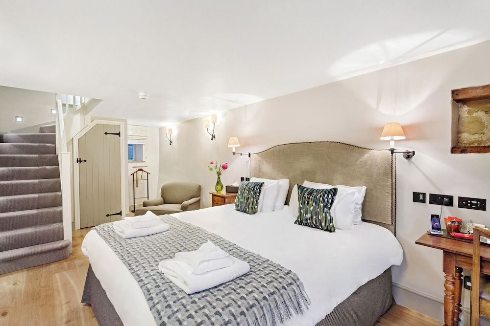 West Acre Lodge Deluxe House, Garden View 7