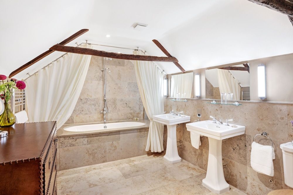 West Acre Lodge Deluxe House, Garden View 13