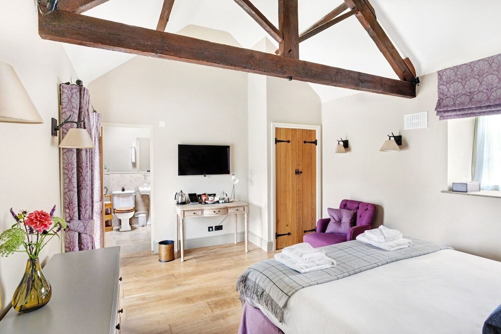 West Acre Lodge Deluxe House, Garden View 6