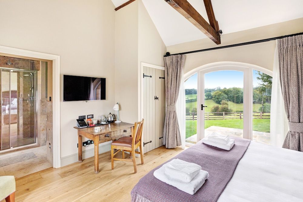 West Acre Lodge Deluxe House, Garden View 11