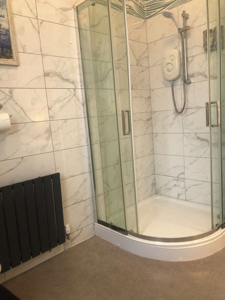 Helmsman Guesthouse Classic Double Room, Mountain View 7