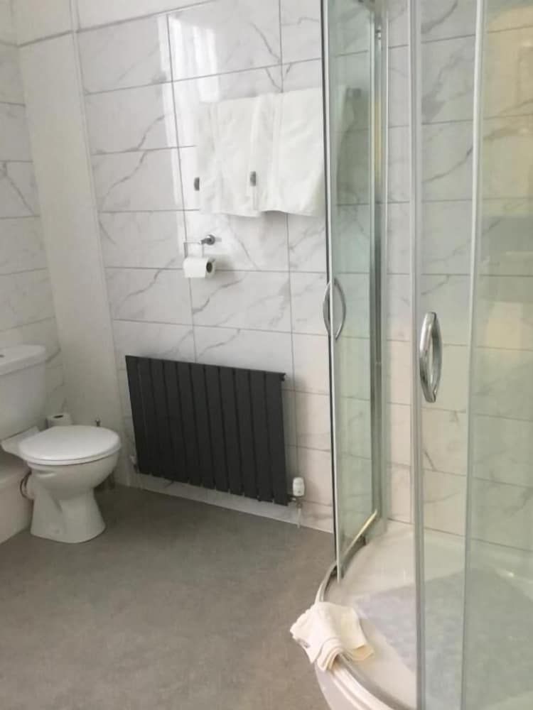 Helmsman Guesthouse Classic Double Room, Mountain View 4