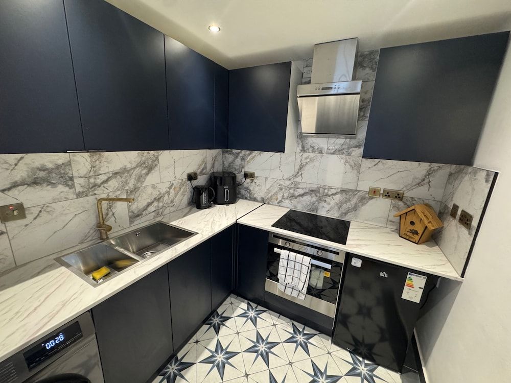 Gloucester - Apartment - Sleeps 2 - Parking - 97ws Apartment 10