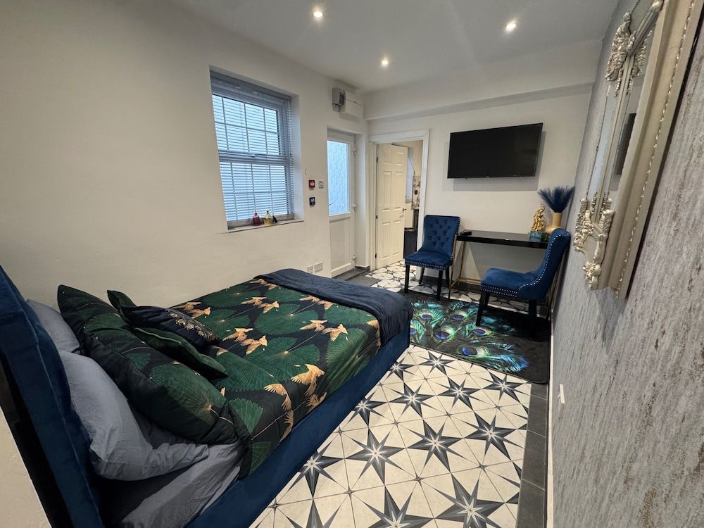 Gloucester - Apartment - Sleeps 2 - Parking - 97ws Apartment 8