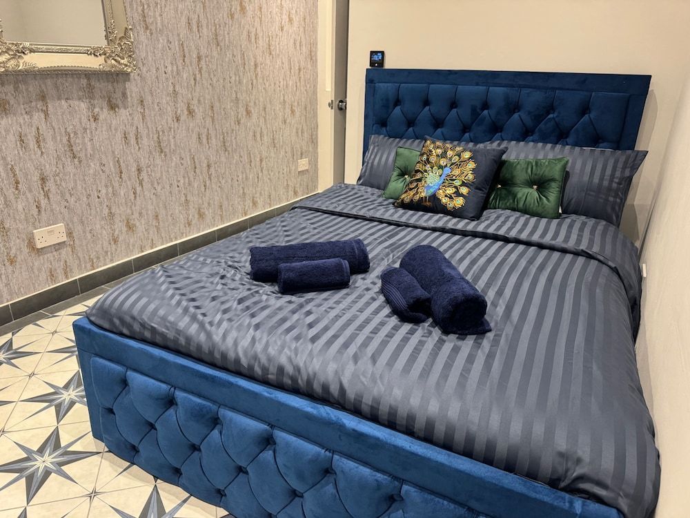 Gloucester - Apartment - Sleeps 2 - Parking - 97ws Apartment 5