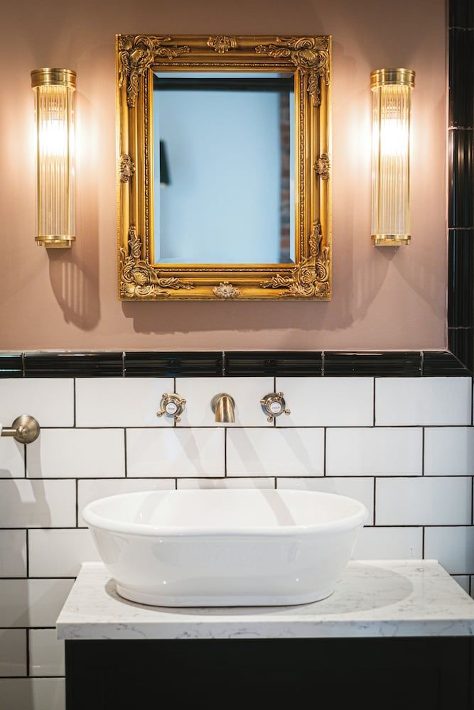 The Doghouse Inn Superior Double Room, 1 King Bed, Non Smoking, Private Bathroom 12