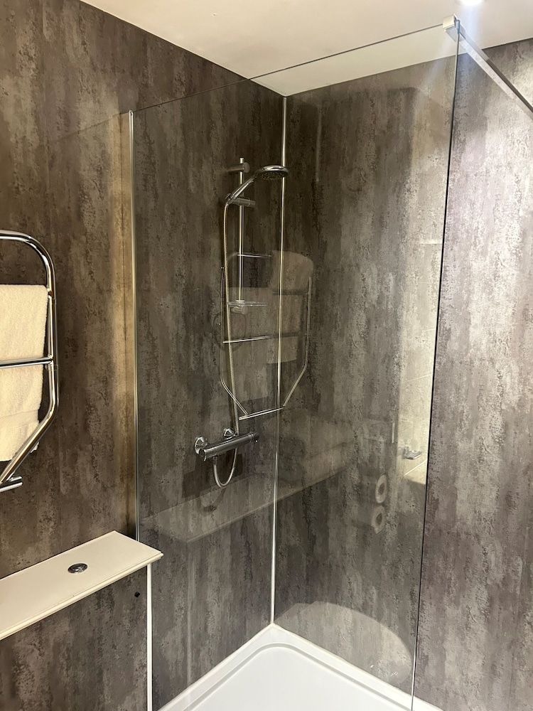 Urban Hotel Grantham Double Room 2