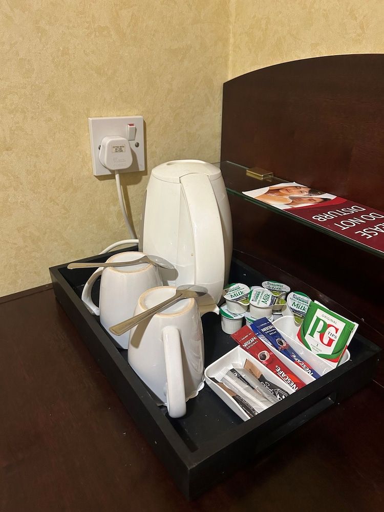 Urban Hotel Grantham Double Room 8