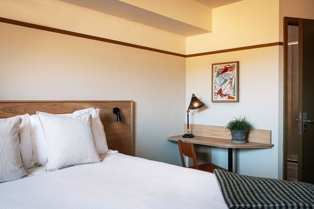 THE  HIDE Standard Double Room