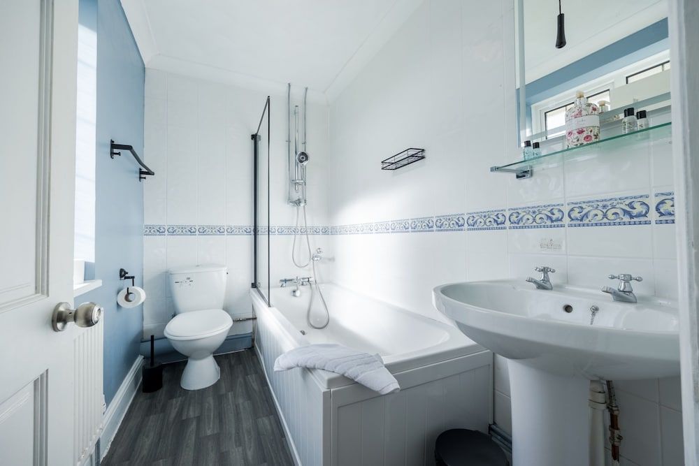 Willingham House Double Room 14