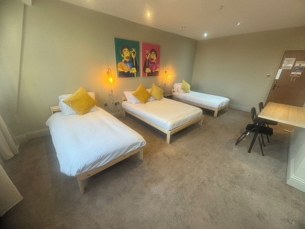Wasters Arts Bar Hotel