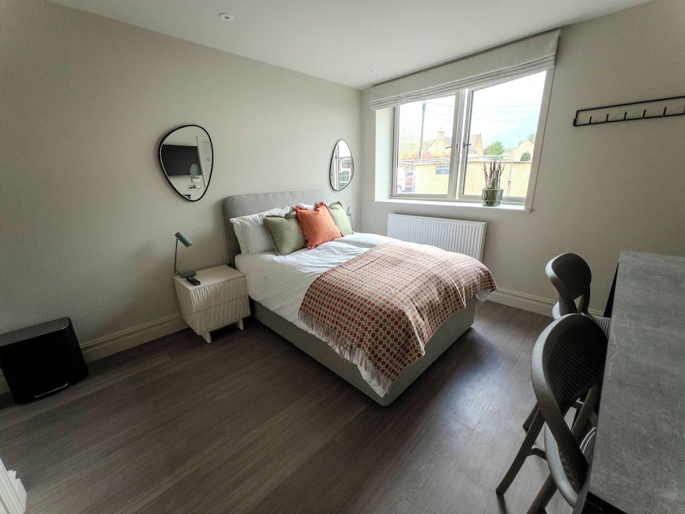 George Apartments Classic Double Room, Non Smoking 4