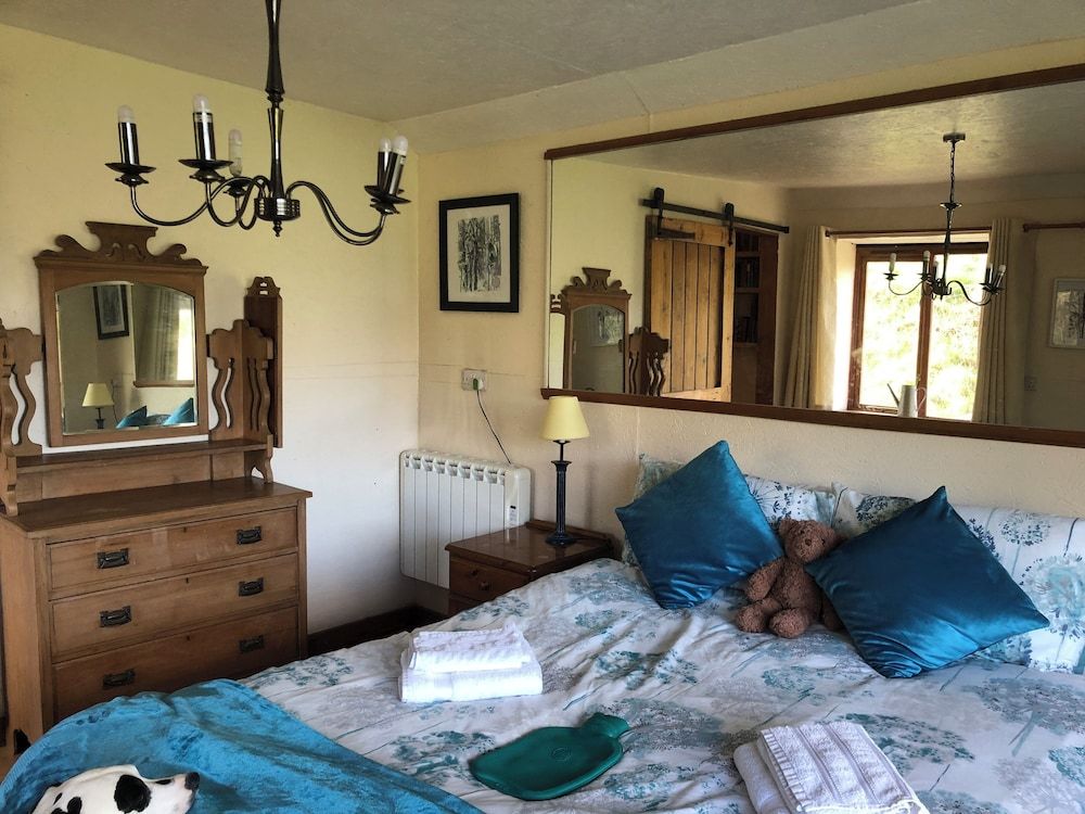 Stables 1 or 2 bed Eco Earth House