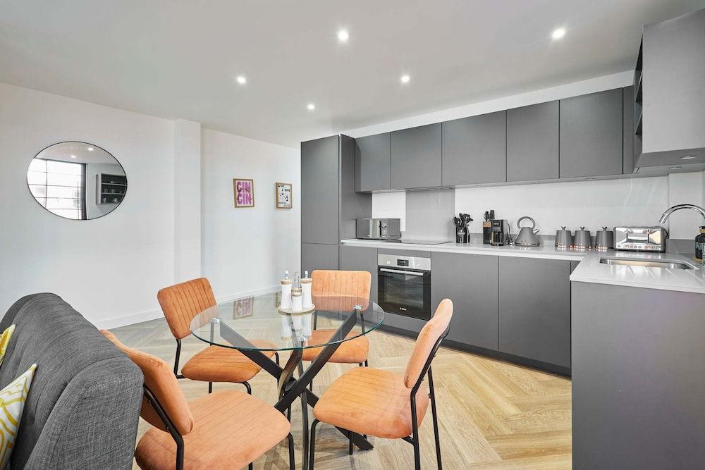 Host Stay Lockside House