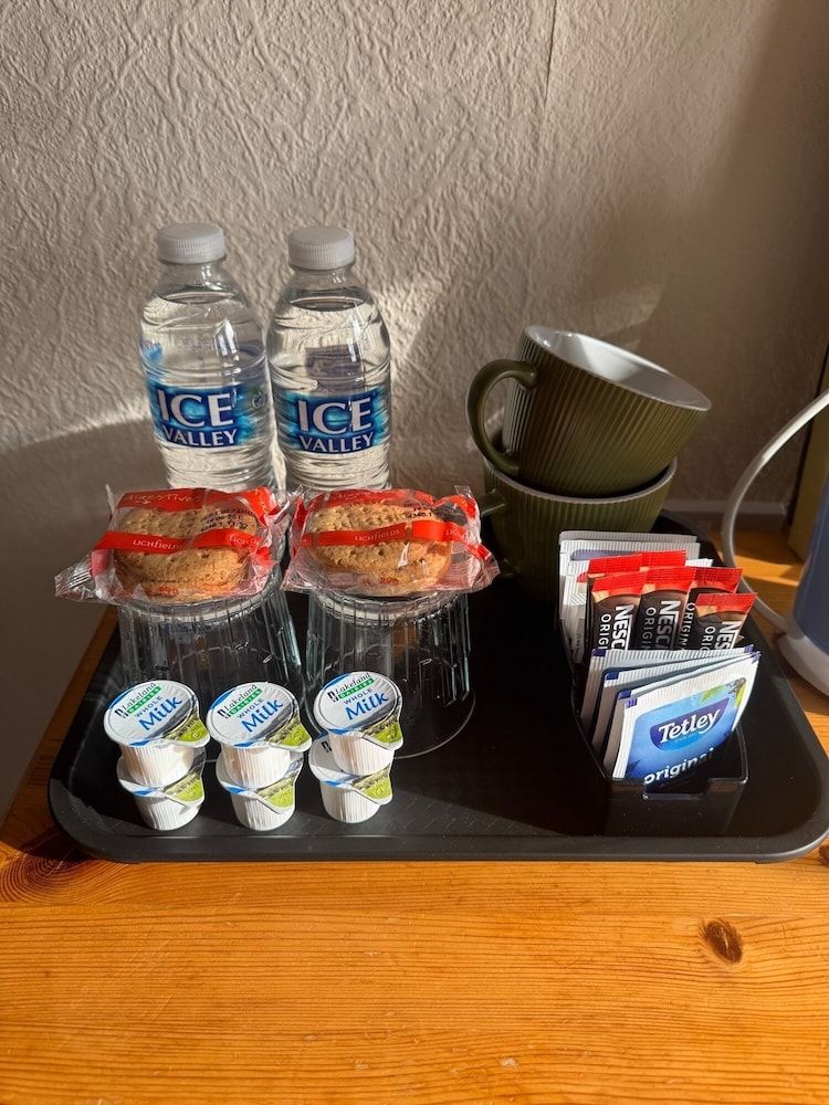 Hillside Hotel & Restaurant Standard Twin Room 6