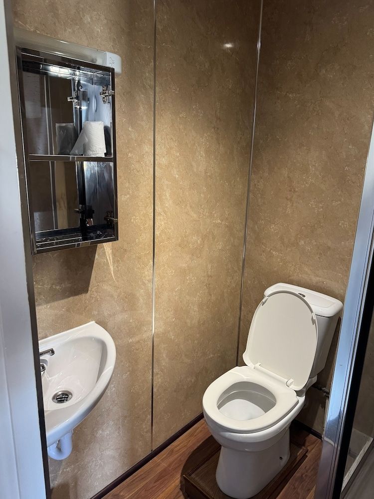 Hillside Hotel & Restaurant Standard Single Room 3