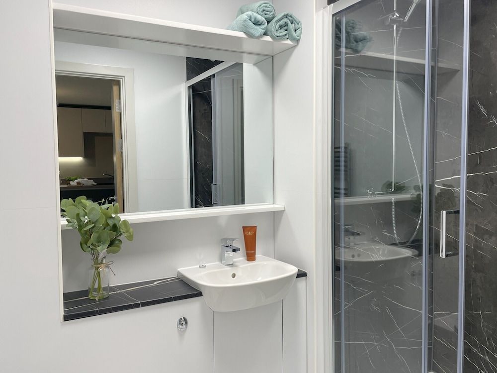 Tha Kaizen Luxury Apartment, Private Bathroom, Valley View (Three Bedroom with Parkin) 13