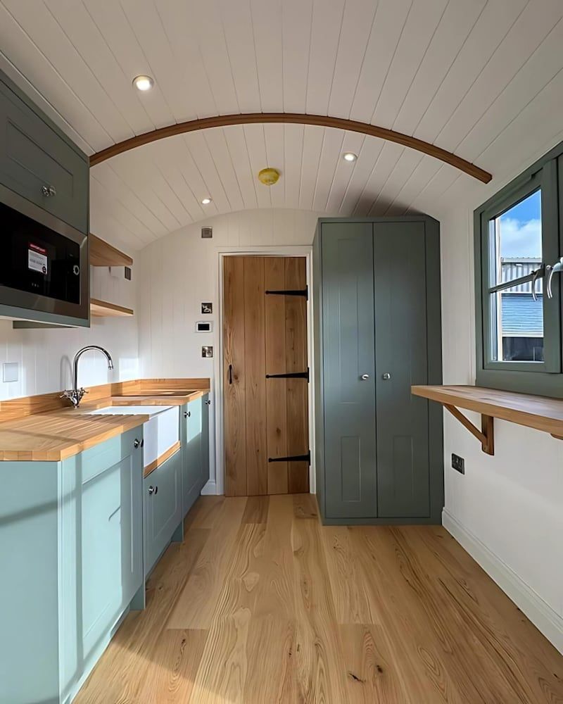 Luxury Shepherds Hut Near Glamorgan Coast Cabin 10