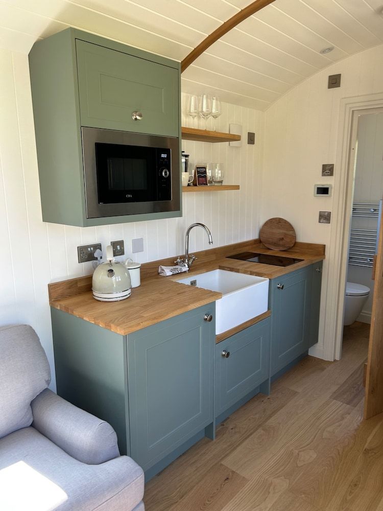 Luxury Shepherds Hut Near Glamorgan Coast Cabin 13