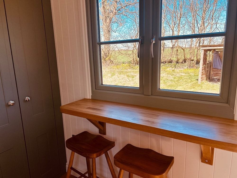 Luxury Shepherds Hut Near Glamorgan Coast Cabin 3