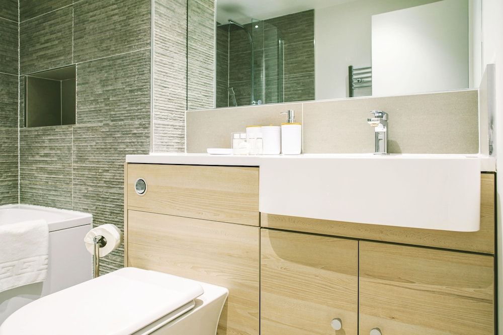 Accomodo London South Kensington - Elegant 3 Bedroom Apartments near Museums Apartment, Courtyard View 15