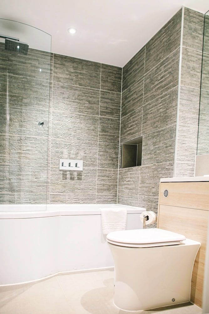 Accomodo London South Kensington - Elegant 3 Bedroom Apartments near Museums Apartment, Courtyard View 12