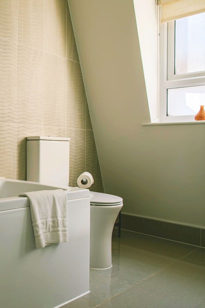 Accomodo London South Kensington - Elegant 3 Bedroom Apartments near Museums Apartment, Courtyard View 16